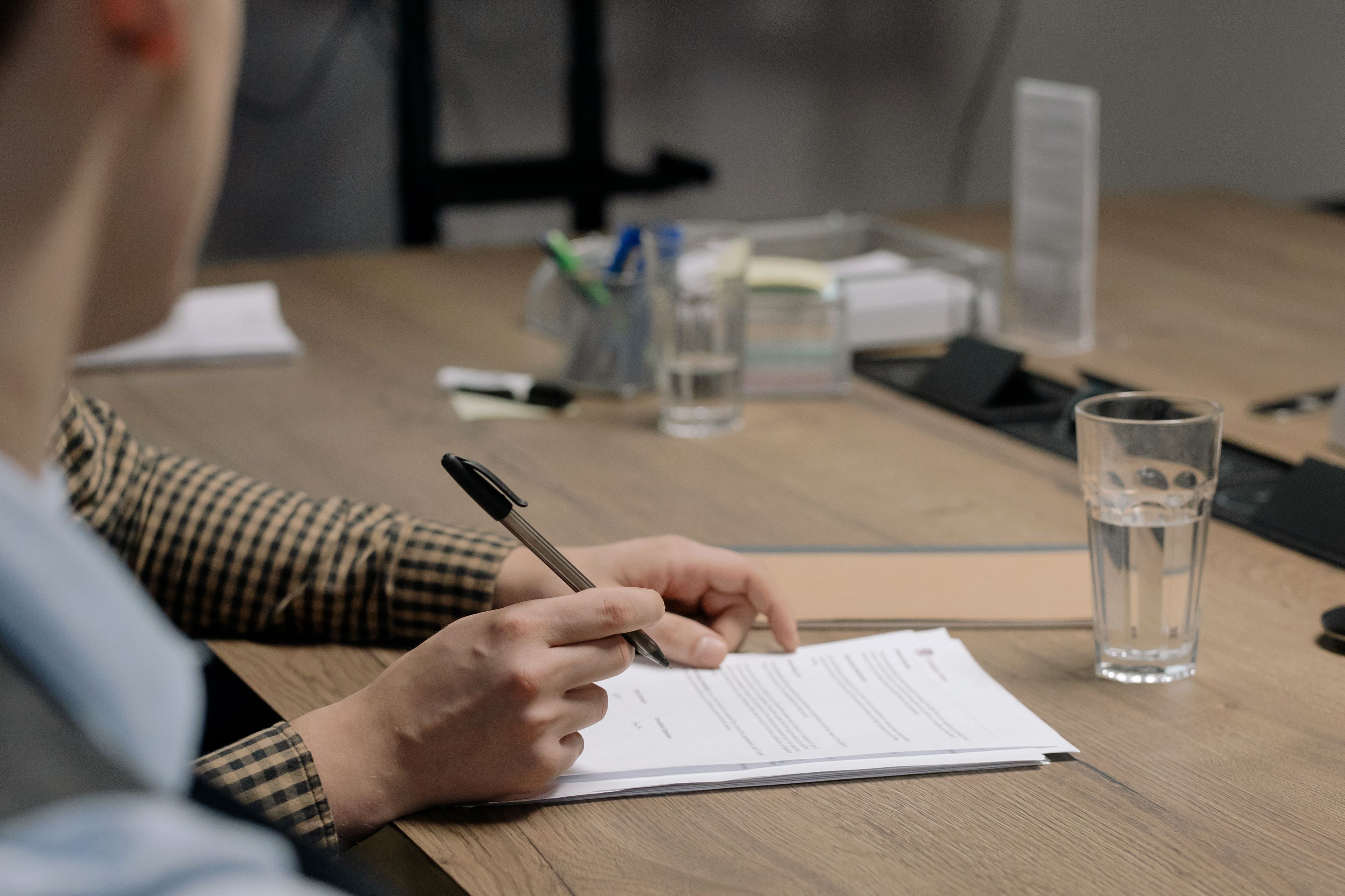 Signing a legalized resignation letter in Morocco